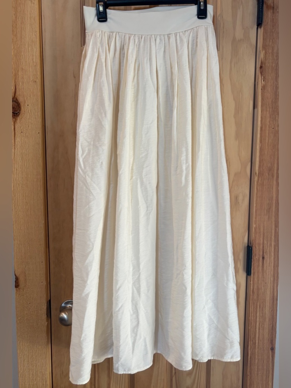 La Maregold’s Pull-On Cream Maxi Skirt S